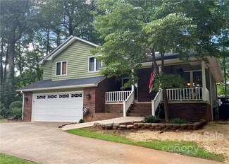2814 Woodstream Dr, Valdese, NC 28690