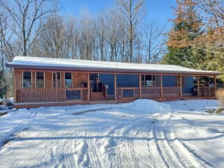 219800 Pioneer Dr, Stratford, WI 54484