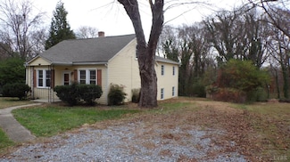 203 Juniper Cliff Rd, Brookneal, VA 24528