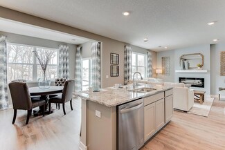 912 Silvercreek Ave W, Delano, MN 55328