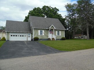 3 Kimball St, Northfield, NH 03276