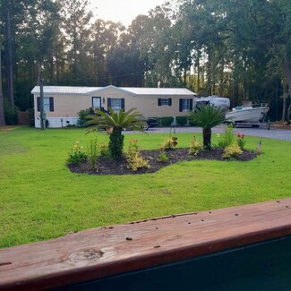 56 Canary Dr, Freeport, FL 32439