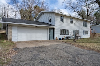 1401 Valley Dr, Wisconsin Dells, WI 53965