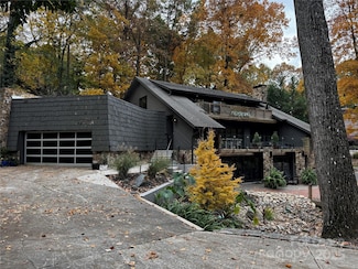 210 Hargett Ct, Charlotte, NC 28211