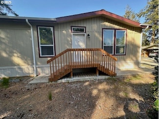 520 Shorepines Place, Coos Bay, OR 97420
