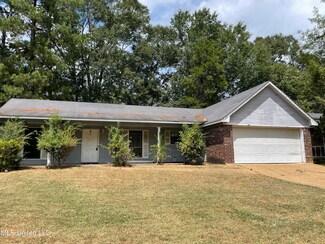 4372 Redwood Cir, Jackson, MS 39212