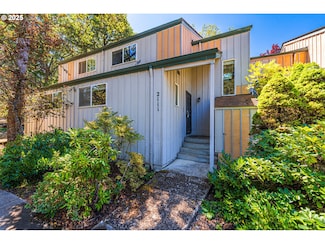 2111 Hawkins Ln Unit 45, Eugene, OR 97405