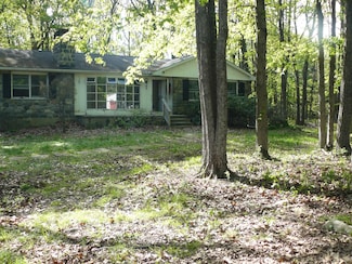 205 Winona Rd, Mount Pocono, PA 18344