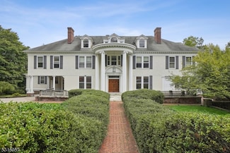 25 Prospect Ave, Montclair, NJ 07042