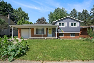 8683 Hemlock Ct, Ypsilanti, MI 48198