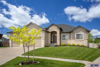 6500 Julia Cir, Lincoln, NE 68516