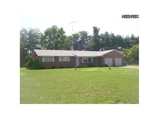 149 Parkview Dr, Bolivar, OH 44612
