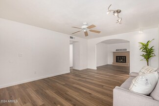 4428 E Wayland Rd, Phoenix, AZ 85040