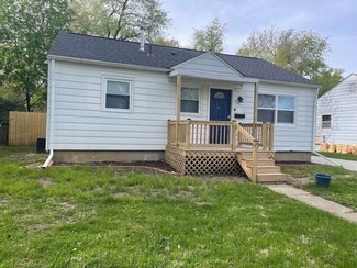 911 W Columbia Ave, Champaign, IL 61821