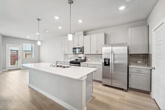 710 Seafoam Ln, Clear Lake Shores, TX 77565