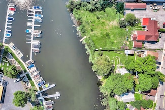 150 Windermere Ave, Greenwood Lake, NY 10925