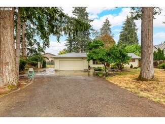 1825 N Pine St, Canby, OR 97013