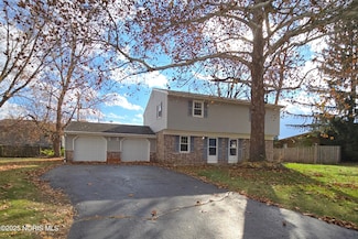 6847 Woodlake Dr, Toledo, OH 43617