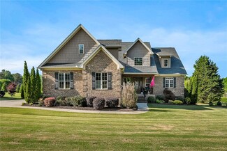 121 Langwell Dr, Anderson, SC 29621