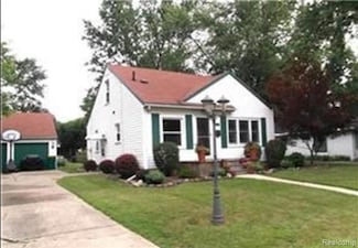 22749 Maple Ave, Farmington, MI 48336