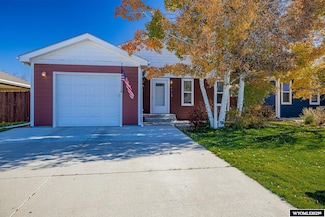 651 Bozeman Trail, Evansville, WY 82636