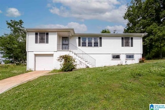 2804 10th St NE, Center Point, AL 35215