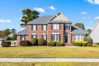 300 Drayton Hall, Jacksonville, NC 28540