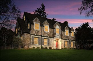 2040 Brookwood Rd, Mission Hills, KS 66208