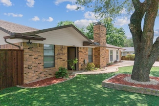 302 Erwin St, Edgewood, TX 75117