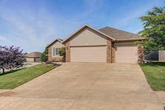 1801 N Cumberland Dr, Ozark, MO 65721