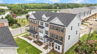 24 Freeman Dr, Hampton, VA 23666