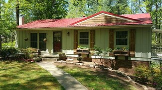 64 Rathfarnham Rd, Asheville, NC 28803