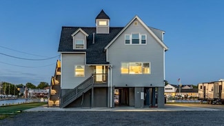 200 Clocks Blvd, Massapequa, NY 11758