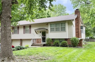 8818 Crescent Ave, Kansas City, MO 64138