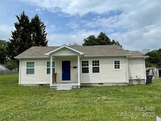 106 E Gibbs St, Dallas, NC 28034