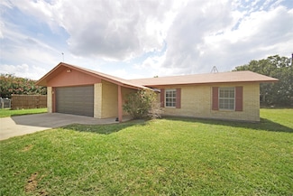 147 Hillcrest St, Jacksboro, TX 76458