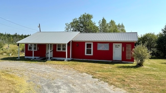 813 Dexter Rd, Corinna, ME 04928