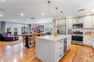 6320 E Los Santos Dr, Long Beach, CA 90815