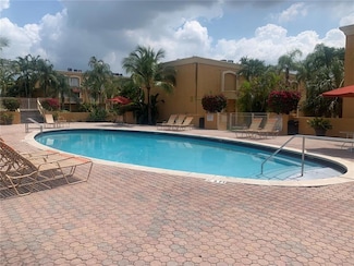 18051 NW 68 Unit k-102, Hialeah, FL 33015