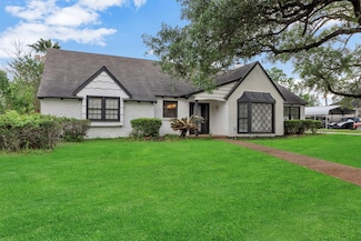 5108 Goose Creek Dr, Baytown, TX 77521