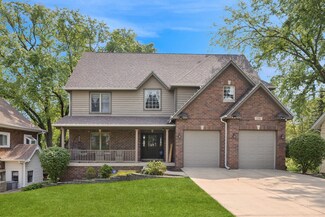 131 N Wilmette Ave, Westmont, IL 60559