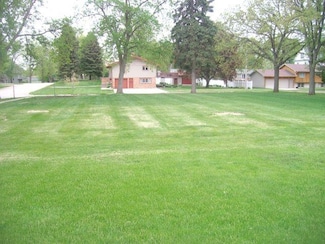 703 State St, Emmetsburg, IA 50536