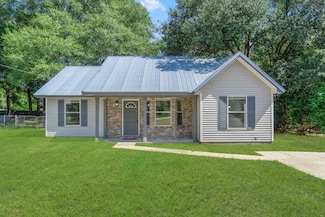 5809 Pinecrest Rd, Crestview, FL 32539