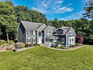 2 Barrister Dr, Westford, MA 01886