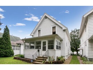 817 15th St SE, Cedar Rapids, IA 52403