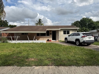 1121 N 74th Way, Hollywood, FL 33024