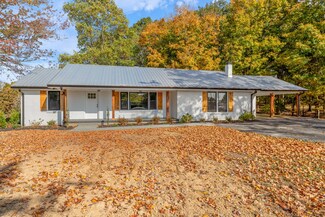 605 Buddy Rd, Burns, TN 37029