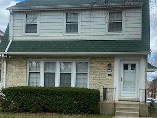 4832 W Scranton Place, Milwaukee, WI 53216