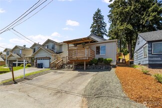 1633 Bayview Dr W, Bremerton, WA 98312