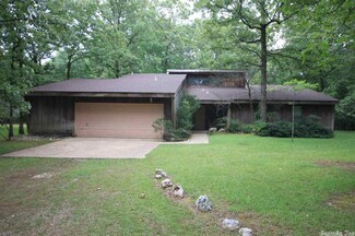 7601 Vesta Dr, Little Rock, AR 72210
